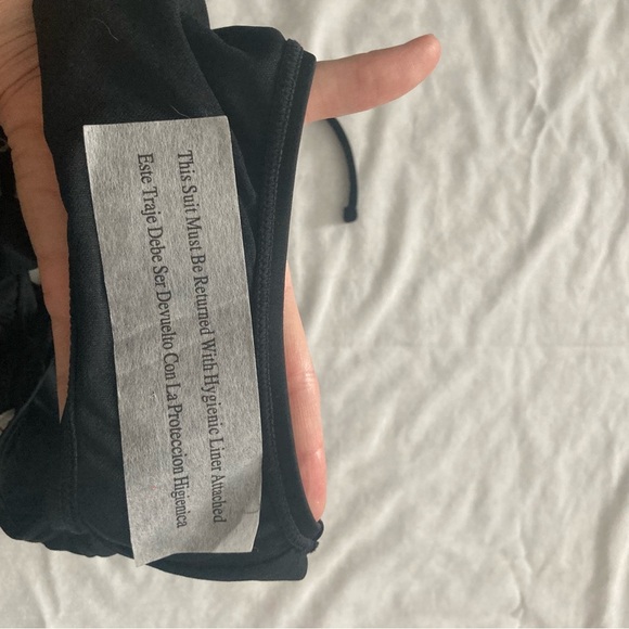 NWT Shade & Shore Plunge High Leg One Piece Swimsuit Size Large Black - Picture 8 of 8